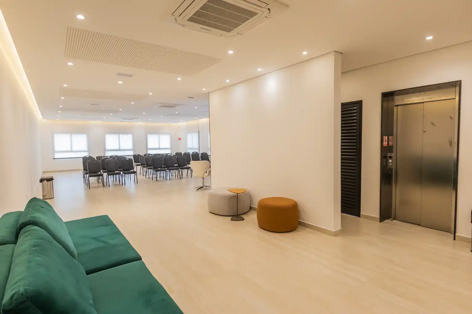 Hall superior Casa Versatt