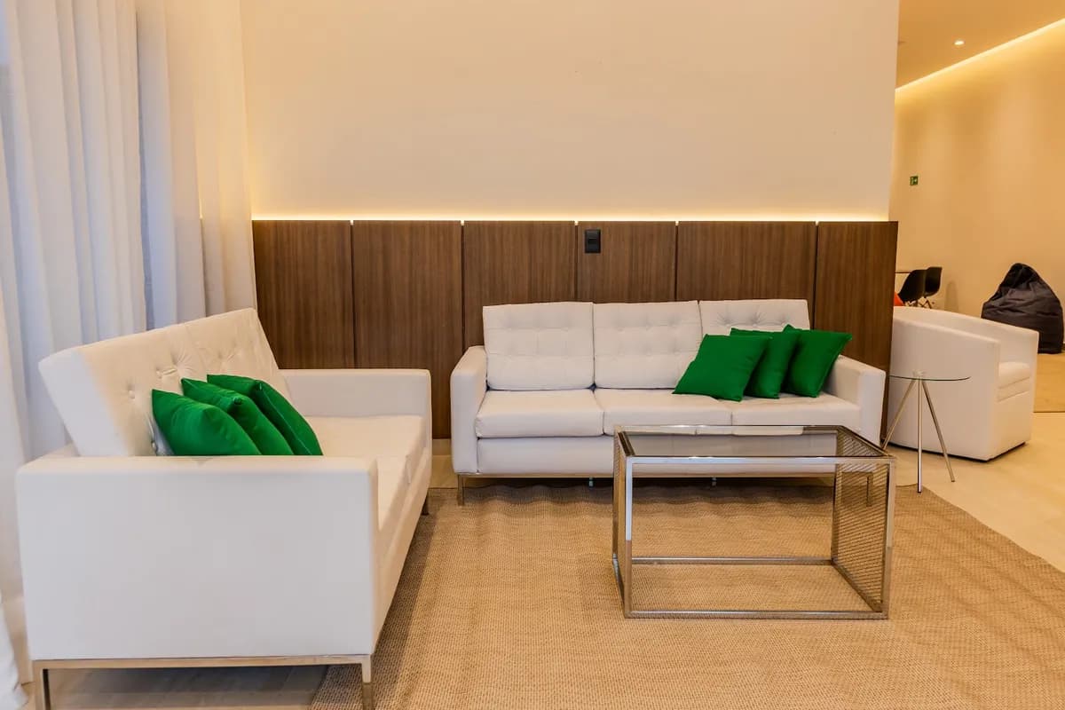 Infraestrutura completa da Casa Versatt — salão preparado para evento corporativo